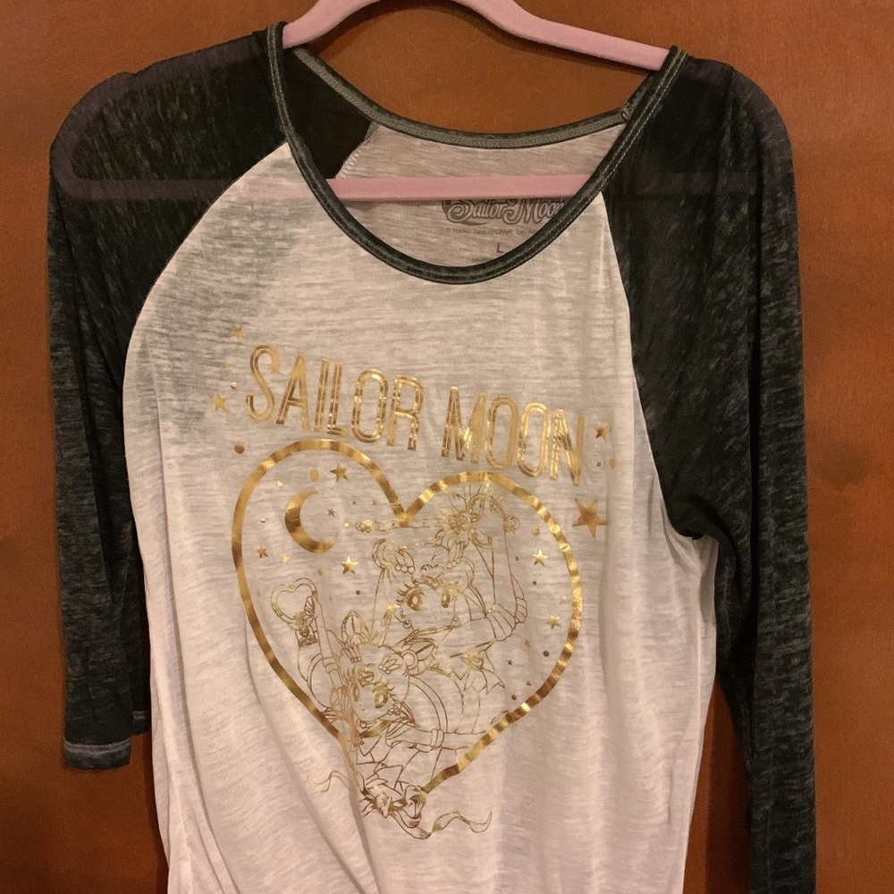 Large sailor moon tee